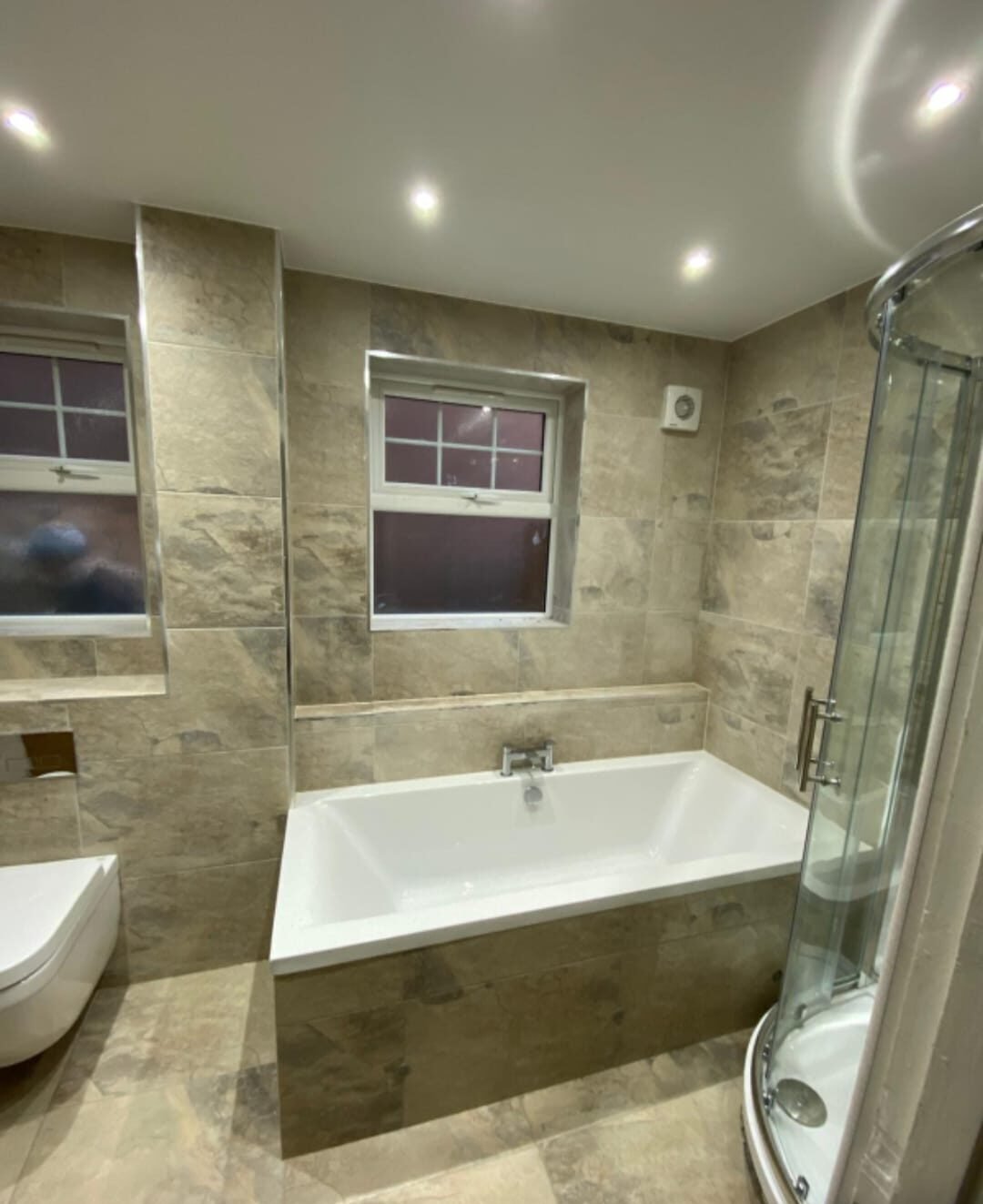 Newly fitted bathroom by Conway Properties Group